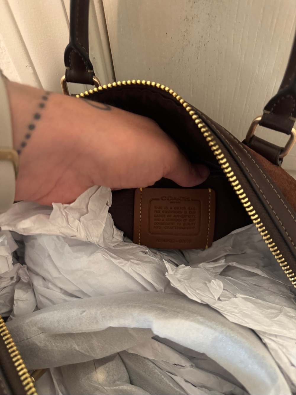 Coach Rowan Large Satchel in brown suede - Picture 4 of 5
